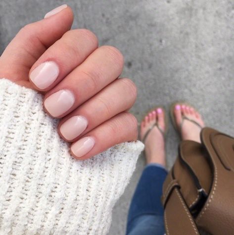 Red Carpet Manicure Swatches Manicure Dip, Red Carpet Manicure Colors, Red Carpet Nails, Beachy Nails, Cute Pink Nails, Red Carpet Manicure, Dip Nail, Manicure Colors, Matte Nail