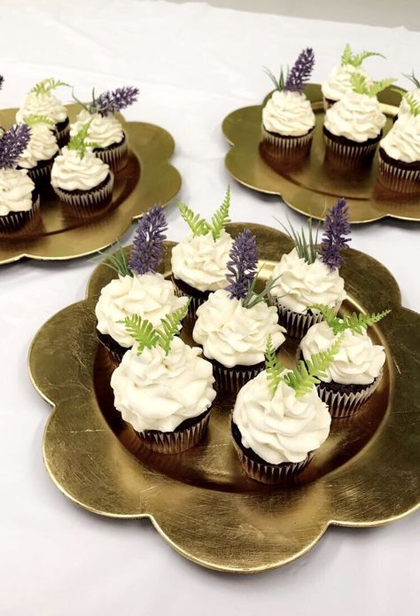 White and purple bridal shower cupcakes enchanted forest Enchanted Forest Themed Cupcakes, Forest Cupcake Ideas, Cupcake Forest Theme, Rave Cupcakes, Enchanted Forest Bridal Shower Theme, Forest Wedding Cupcakes, Enchanted Garden Cupcakes, Enchanted Forest Cupcake Ideas, Enchanted Forest Desserts