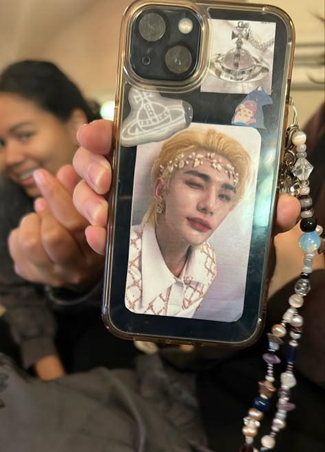 Hyunjin Phone Case, Phonecase Ideas, Clear Phone Case Design, Kpop Phone Cases, Diy Phone Case Design, Retro Phone Case, Star Phone Case, Kawaii Phone Case, Collage Phone Case