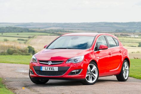 Car Buying Guide, Theory Test, Vauxhall Astra, Automotive Art, 2024 Vision, Car Buying, General Motors, Volkswagen Golf, Super Cars