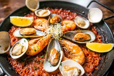 Paella For 2, Paella For Two, Paella Recipe For 2, Valenciana Recipe, Vacation Dinners, Paella Recipes, Spanish Seafood Paella, Easy Spanish Recipes, Chicken Paella