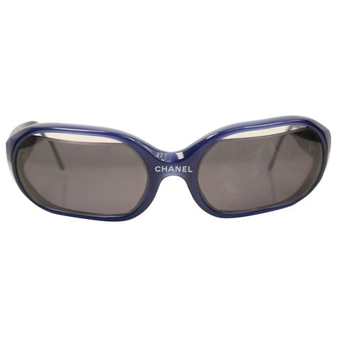 - Vintage 90s Chanel navy sunglasses with rectangle lenses. Featuring a "Chanel" on the centre of the frame. - The lenses have prescription. - Made in Italy. - Model No: 14273 C1265. - Include: Box. Navy Sunglasses, 90s Chanel, Rectangular Glasses, Chanel Glasses, Navy Chanel, Blue Lens, Blue Glasses, Cute Glasses, Bracelet Love