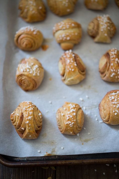 Finnish Cardamom Rolls, also called "Pulla" | www.feastingathome.com Pulla Recipe, Cardamom Rolls, Finnish Food, Feasting At Home, Finnish Recipes, Rolls Easy, Recipes Bread, Yeast Bread, Sweet Roll