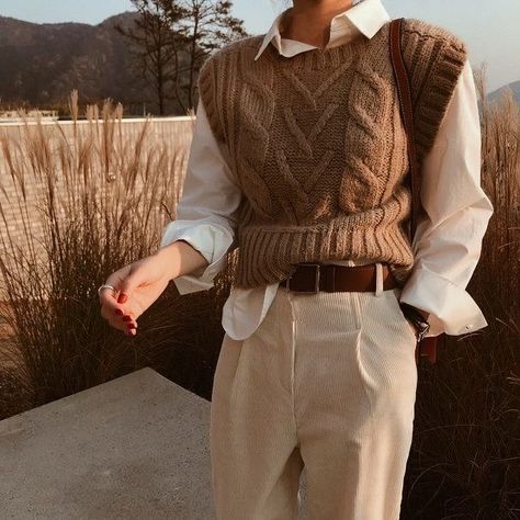 Outfit Ideas Korean Dress, Academia Aesthetic Outfit Men, Vest Outfits Men, Outfit Ideas Korean, Adrette Outfits, Sweater Vest Outfit, Cottagecore Outfits, Academia Fashion, Cottagecore Fashion