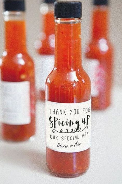 Hot Sauce Favor Labels - Unique Wedding and Shower Favors by BrossieBelle Hot Sauce Wedding, Hot Sauce Wedding Favors, Mason Jar Candle Favors, Hot Sauce Favors, Country Wedding Favors, Personalized Mason Jars, Creative Wedding Favors, Spice Jar Labels, Boda Mexicana