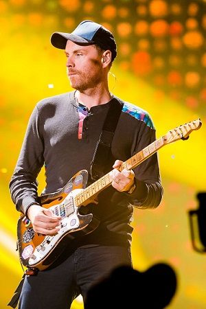 Jonny Buckland: Bio, Height, Weight, Age, Measurements – Celebrity Facts Coldplay Merchandise, Coldplay Art, Coldplay Chris, Happy Birthday Music, Phil Harvey, Jonny Buckland, Lee Evans, Celebrity Facts, Chris Martin