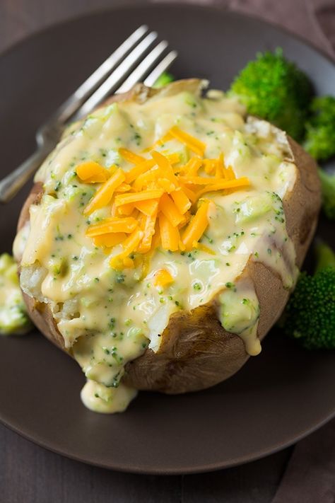 Baked Potato Broccoli Cheese, Broccoli Cheese Sauce, Broccoli Cheese Bake, Cheese Sauce For Broccoli, Slow Cooker Broccoli, Baked Potato Bar, Cheddar Potatoes, Potato Toppings, Baked Potato Recipes