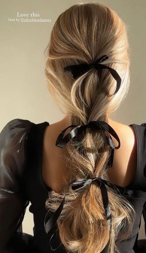 Kadeřnické Trendy, Vlasové Trendy, Bow Hairstyle, A Ponytail, Ribbon Hairstyle, Peinados Fáciles Para Cabello Corto, Hair Stylies, Work Hairstyles, Holiday Hairstyles