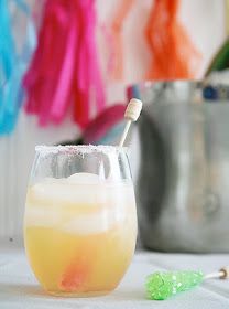 Magnolia Mamas : Rock Candy Cocktails for Spring Entertaining Rock Candy Cocktail, Rock Candy Champagne, Rock Candy Sticks, Champagne Punch, Punch Cocktails, Candy Cocktails, Spring Entertaining, Cocktail Serving, Candy Sticks