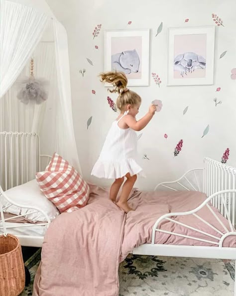 Ikea Minnen Bed Review, The Perfect Toddler Bed - Making Home Pretty Minnen Ikea Bed Girl, Ikea Bed Girls Room, Toddler Girls Beds, Ikea Toddler Bedroom Girl, Ikea Minnen Bedding, Ikea Minen, Cama Minnen Ikea, Kids Ikea Bed, Ikea Bed Kids Room