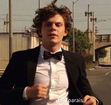 Any pronouns! IM A MINOR|14| Black writer, and I’m in a lot of fandoms Any Pronouns, Evan Peters, A Minor, Some Pictures, My Husband, Destiny, Walking, Black