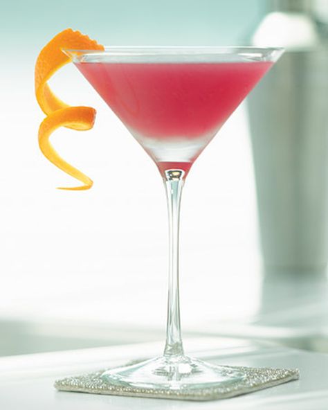 POMtini Recipe & Video | Martha Stewart Pom Wonderful, Pomegranate Martini, Blueberry Vodka, Lychee Martini, Pomegranate Recipes, Raspberry Vodka, Lemon Drop Martini, Lavender Lemonade, Martini Recipes