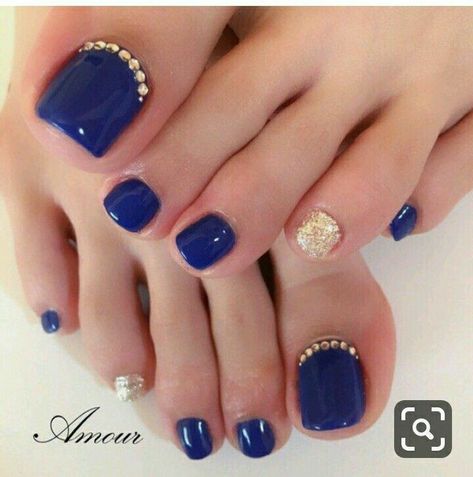 Gold Toe Nails, Blue Toe Nails, Simple Toe Nails, Feet Nail Design, Pedicure Nail Designs, Gel Toe Nails, Nagellack Trends, Toe Nail Color, Pretty Toe Nails