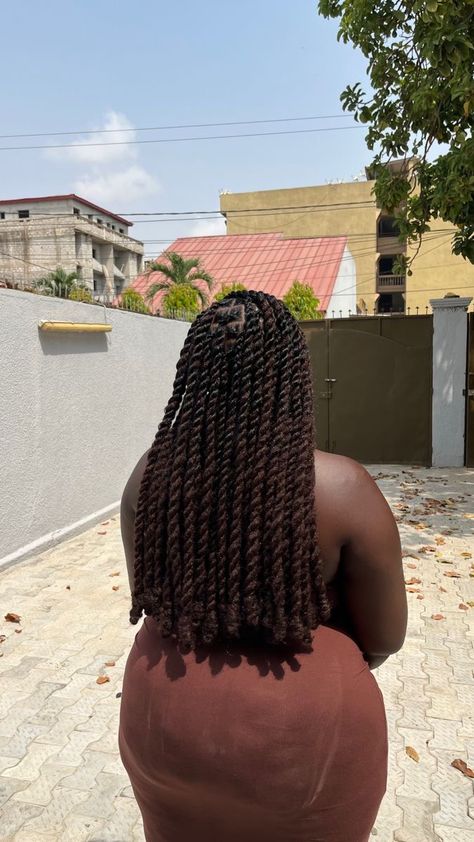 Afrotwists Hairstyles, Kinking Braids Hair Styles, Wool Twist Braids Hairstyles, Long Invisible Locs, Invisible Locs Twist, Twisting Braids, Afro Twist Hairstyles, Afro Twists, Summer Hairstyles For Straight Hair