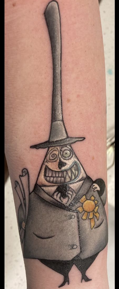 Mayor Tattoo Nightmare Before Christmas, Mayor Tattoo, Skellington Tattoo, Jack Skellington Tattoo, Nightmare Before Christmas Mayor, Nightmare Before Christmas Tattoo, Christmas Tattoo, Movie Tattoos, Leg Tattoo