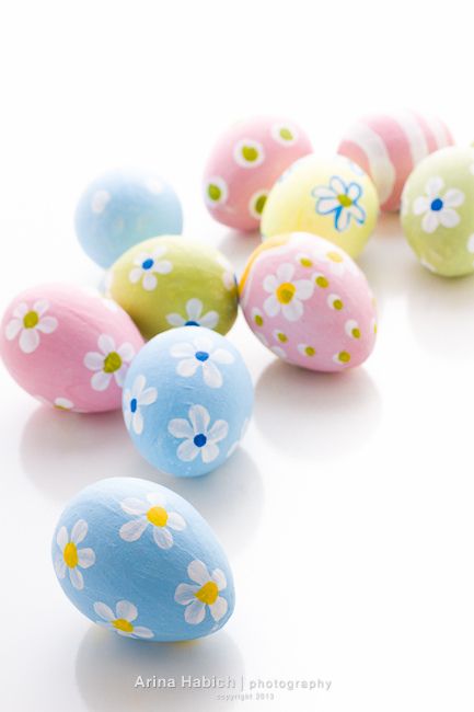 ‿✿⁀ Ɛɑʂtєr ‿✿⁀ Painted Easter Eggs, Easter Egg Art, Painted Eggs, Seni Vintage, ดินปั้น Polymer Clay, Easter Egg Designs, Easter Egg Crafts, Easter Eggs Diy, Easter Egg Painting