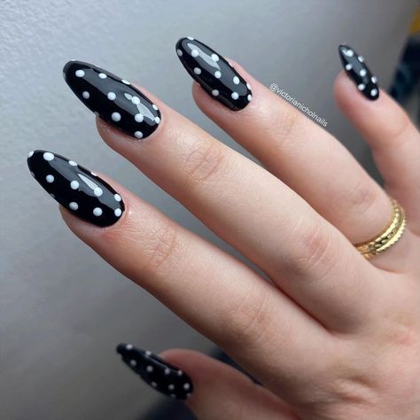 Black Nails White Polka Dots, Black With White Polka Dot Nails, Pokadot Nails French Tip, Black And White Dot Nails, Black And White Polka Dot Nails, Spotty Nails, Nail Spot, Black And White Nail, Black And White Nail Art