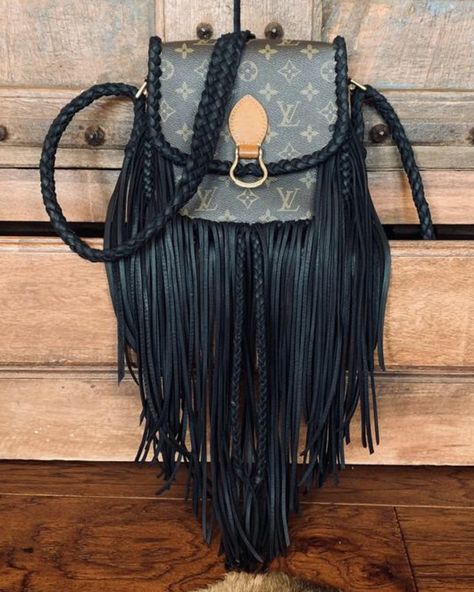 I am obsessing over this gorgeous bag! http://liketk.it/2CC0v #liketkit @liketoknow.it #LTKitbag #LTKtravel #LTKstyletip distressed Louis Vuitton, fringe designer bags Western Bags Purses, Western Bags, Western Bag, Fringe Handbags, Western Purses, Cowhide Bag, Lv Purse, Diy Handbag, Unique Purses