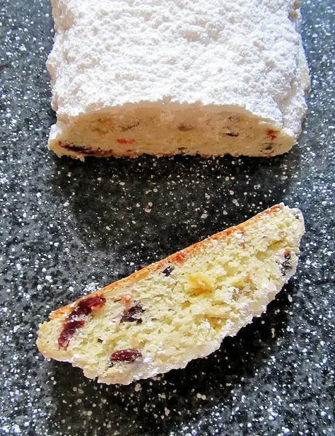 EASY CHRISTMAS STOLLEN - Taste Of Recipe Christmas Stollen Recipe, Christmas Baking Recipes Easy, Christmas Stollen, Stollen Recipe, Christmas Baking Easy, Hamburger Rolls, Christmas Bread, Homemade Hamburger, Christmas Cooking