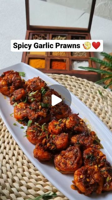 Spicy Prawns Recipes, Prawns Fry Recipe, Garlic Prawns Recipe, Prawn Gravy, Homemade Curry Sauce, Easy Prawn Recipes, Prawn Fry, Fried Prawns, Prawns Fry