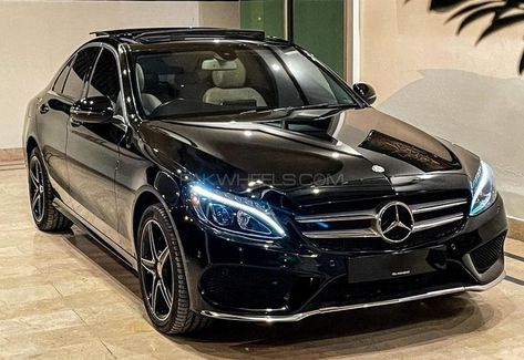 Couple In Car, Mercedes Benz Sedan, C Class Mercedes, Most Luxurious Car, Mercedes C180, Mercedes Benz C180, Luxury Private Jets, Expensive Bag, Lovely Car