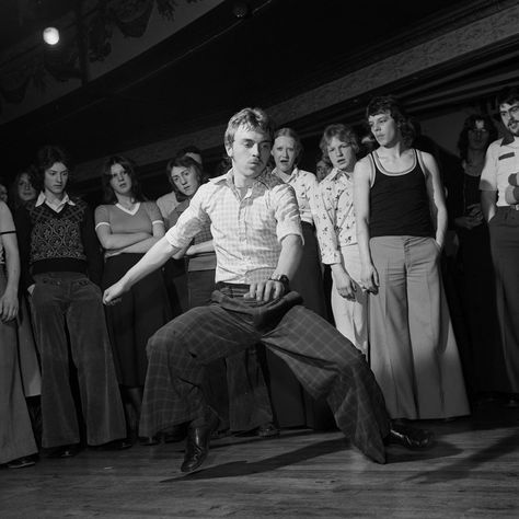 Stunning pictures show clubbers and dance offs at a Wigan Casino all nighter - Liverpool Echo Edwin Starr, Shall We Dance, Northern Soul, Disc Jockey, Youth Culture, Soul Music, My Chemical, Post Punk, All Music