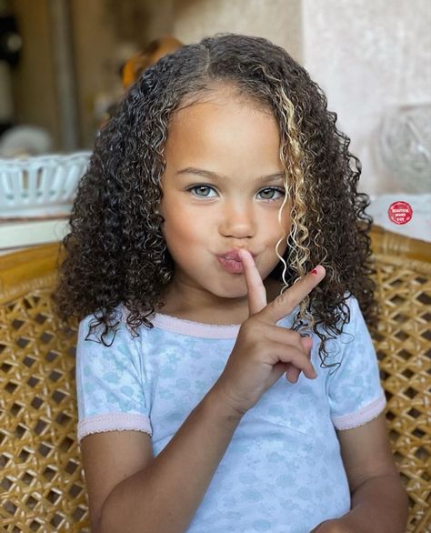 Ariana - African American & Belarusian ♥️ Blasian Babies, Long Natural Curly Hair, African Children, Mixed Kids, Mixed Babies, Short Black Hairstyles, Wishes For Baby, Curly Hair Styles Naturally