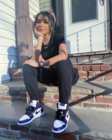 Outfit With Jordan 1 Women, Outfits With Air Jordan 1 Women, Jordan 1 Court Purple Outfit, Outfits To Wear With Jordan 1s, Air Jordan Outfit Women, Outfit With Jordan 1, Girl Jordans, Jordan Outfits Womens, Sister Fashion