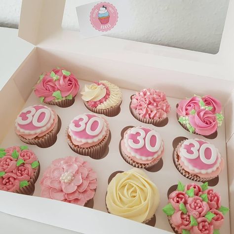 @friedathielbakes on Instagram: “Pink buttercream floral themed #30th birthday cupcakes 🎉🍰💐🎉 . .  #FriedaThielBakes 🍰 . . . #30thbirthday #30th #pink #floralarrangement…” 30th Birthday Cupcake Ideas For Women, Bespoke Cupcakes, Birthday Cupcakes For Women, 30th Birthday Cupcakes, Pink Buttercream, 30 Cake, 56th Birthday, 30th Bday, 35th Birthday