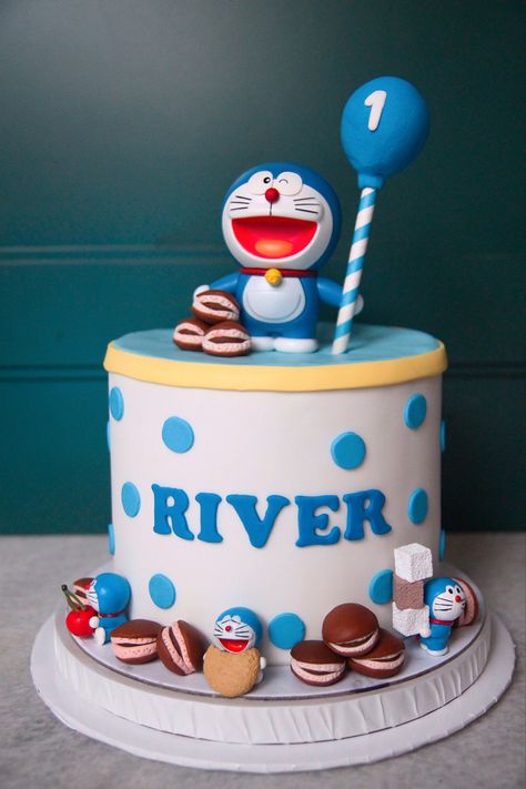 Doraemon Theme Cake, Doremon Cake Designs, Doraemon Cake, Hari Priya, Fondant Cakes Birthday, Special Birthday Cakes, Cake Hacks, Cartoon Cake, Creative Birthday Cakes