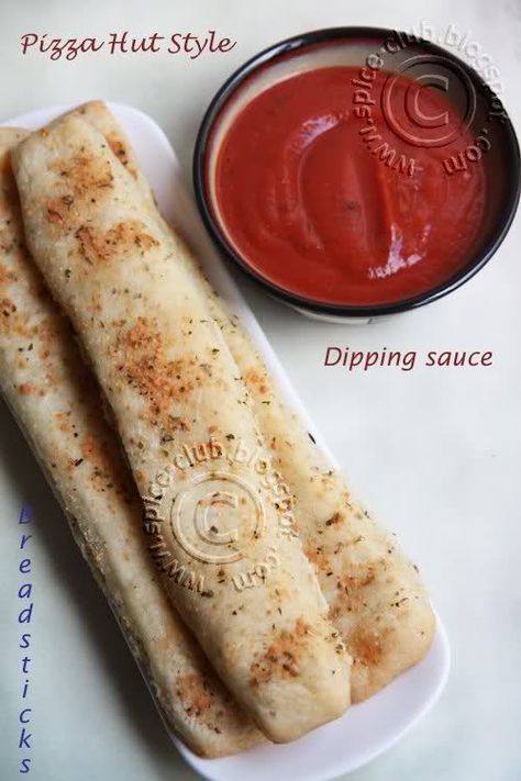 Breadsticks and Pizza Hut style dipping sauce Breadstick Dipping Sauce, Bread Stick, Homemade Breadsticks, Fancy Kitchen, Fancy Kitchens, Pizza Cat, American Kitchen, Family Eating, Sweet Sauce