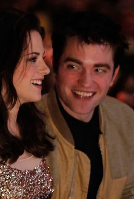 ♥ Kristen Stewart And Robert Pattinson, Kristen And Robert, Robert Pattinson Twilight, Twilight Cast, Twilight Edward, Robert Pattinson And Kristen, Twilight Photos, Twilight Film, Edward Bella