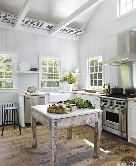 small-kitchen-design Corridor Kitchen, Country Kitchen Designs, French Country Kitchens, Interior Design Color, French Country Kitchen, Modern Kitchen Cabinets, Apartment Kitchen, Tiny Kitchen, Unique Kitchen