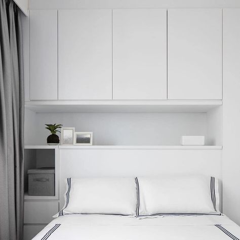 Starting the new year on a clean slate with this gorgeously minimalist but super storage savvy bedroom design by @syncinterior. What are… Grey Homes, Sleeping Room Design, Under Bed Lighting, Rustic Backsplash, Design Tricks, Small Room Design Bedroom, Parents Room, Sleeping Room, U Shaped Kitchen