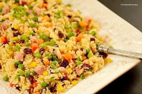 "Greek" Rice (Arroz à Grega) Traditional Brazilian Food, Brazilian Rice, Brazilian Food Traditional, Cubed Ham, Greek Rice, Rice And Chicken, Brazilian Dishes, Saffron Rice, One Pot Chicken