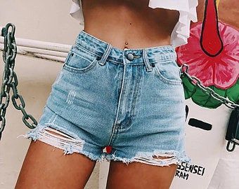 Celana Fashion, Womens High Waisted Shorts, Summer Shorts Denim, Ripped Jean Shorts, Female Shorts, Ripped Denim Shorts, Summer Denim, Denim Patterns, 2022 Trends