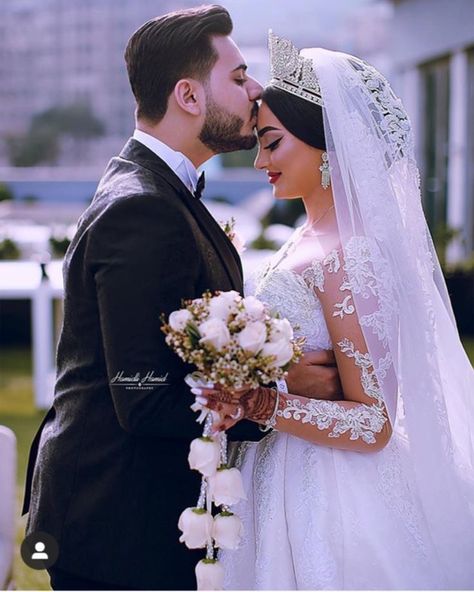 Marriage Poses, Marriage Stills, Muslim Wedding Photography, Bride Photos Poses, Wedding Portrait Poses, Bridal Photography Poses, Bride Photography Poses, Sparkle Wedding Dress, Wedding Picture Poses