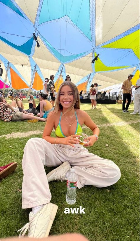 Reading Festival Outfits, Coachella Pictures, Coachella Fits, Lollapalooza Outfit, Sophia Birlem, Leeds Festival, Festival Outfit Inspiration, Rave Fits, Reading Festival