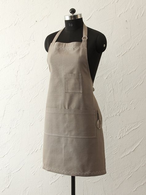 Barista Apron Design Coffee Shop, Brown Apron Cafe, Cafe Apron Aesthetic, Apron Aesthetic, Bakery Uniform, Cafe Apron, Spa Uniform, Barista Apron, Apron Design