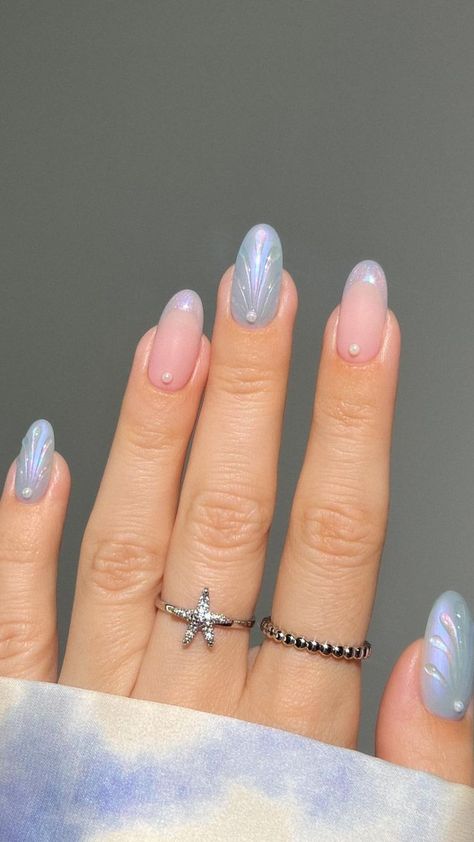 24 Seashell Nail Ideas That Bring Underwater Adventure to Your Fingertips Nail Designs Unique Different, Under The Sea Nails, Seashell Nails, Fresh Nails, Sea Nails, Crazy Nail Art, Regular Nail Polish, Nails Care, Mixed Mani