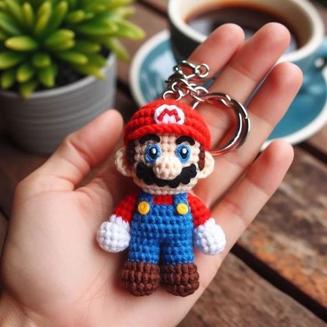 mini amigurumi - Crafts Ideas Avengers Crochet Patterns Free, Amigurumi Disney Free Pattern, Free Character Crochet Patterns, Disney Crochet Patterns Free, Mario Keychain, Mario Pattern, Crochet Mario, Crochet Keyring Free Pattern, Mini Mario