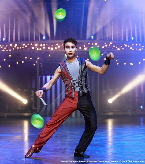 Male Circus Performer, Male Acrobat Costume, Circus Outfits Male, Circus Fashion Men, Male Acrobat, Trapeze Artist Costume, Gala Attire, Circus Man, Circus Acrobat