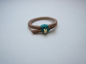 Diy Leather Rings, Diy Leather Stamp, Men's Leather Bracelets, Crea Cuir, Jewelry Making Rings, Leather Jewelry Diy, Leather Jewels, Bracelets Collection, Diy Ring