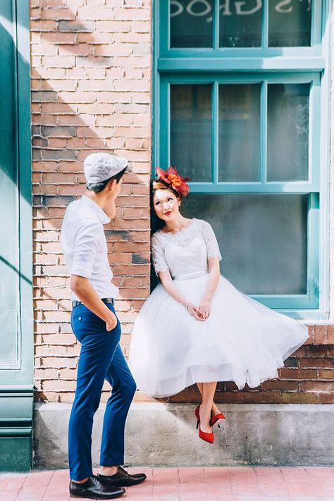 Couple pose idea. Retro wedding styled shoot inspiration with fifties wedding dress.#weddinghair #weddingmakeup #50sweddinginspiration #weddingdressinspiration Fifties Wedding Dress, Pose Prewedding, Rockabilly Wedding, Vintage Couples, Vintage Photoshoot, 사진 촬영 포즈, Rockabilly Style, Wedding Dress Pictures, Wedding Photos Poses