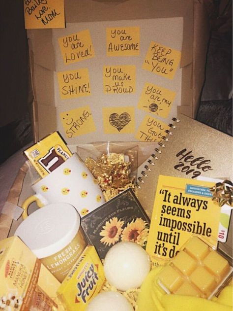 Friend Presents, Sunshine Box, Usmc Quotes, Gift Ideas For Best Friend, Quotes Long, Presents Birthday, Diy Best Friend Gifts, Quotes Relationships, Birthday Basket