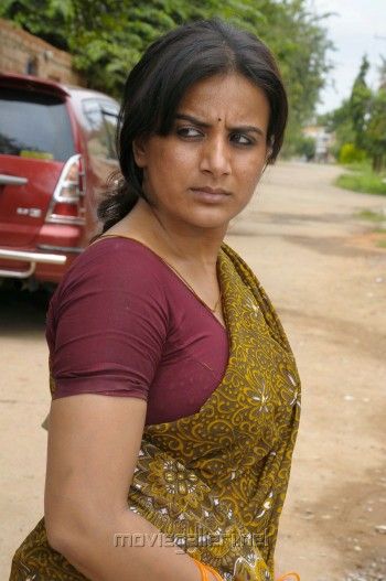 Pooja Gandhi got huge juicy suckable doodh Pooja Gandhi, Prachi Desai, Actress Hairstyles, Indian Cinema, Kareena Kapoor, Indian Actress Hot Pics, Beautiful Smile Women, Beautiful Saree