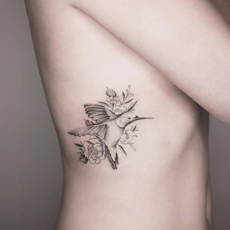 Hummingbird Tattoo Meaning, Hummingbird Flower Tattoos, Bird Tattoos For Women, Vogel Tattoo, Bird Tattoo Wrist, Flower Tattoo Shoulder, Flower Tattoo Sleeve, Gorgeous Tattoos, Tattoo Girls