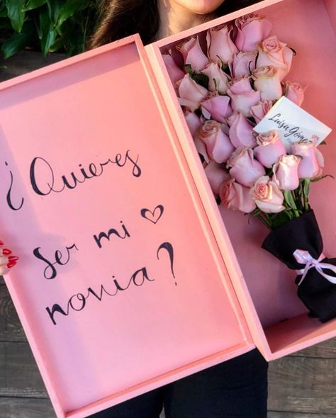 Sorpresa Ideas Para Pedir Que Sea Mi Novia, Ideas Para Pedir Ser Novios, Gf Proposal Ideas, Girlfriend Proposal, Cute Spanish Quotes, Vibes Art, Put A Ring On It, White Party, Hair Bows