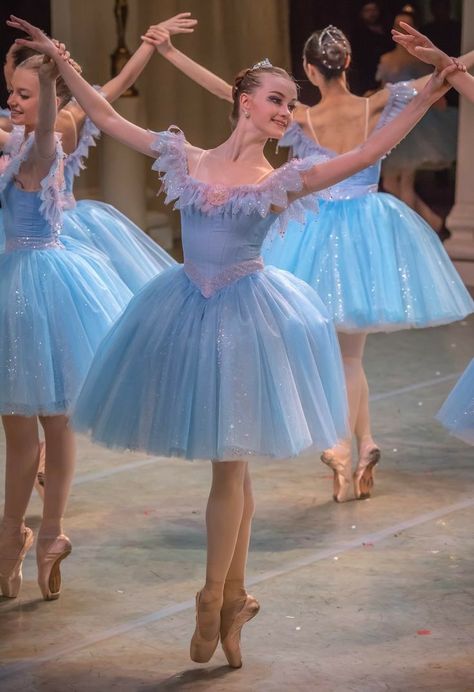 Vaganova Ballet, Vaganova Ballet Academy, Ballet Russe, Ballet Pictures, Ballet Academy, Dancer Wear, Ballet Beauty, Ballet Performances, Ballet Poses