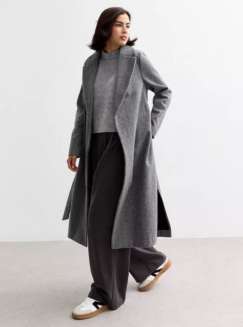 Light Grey Coat Outfit, Grey Coat Outfit, Long Grey Coat, Grey Overcoat, Coat Outfit, Grey Herringbone, Simple Fits, Grey Coat, Belted Coat